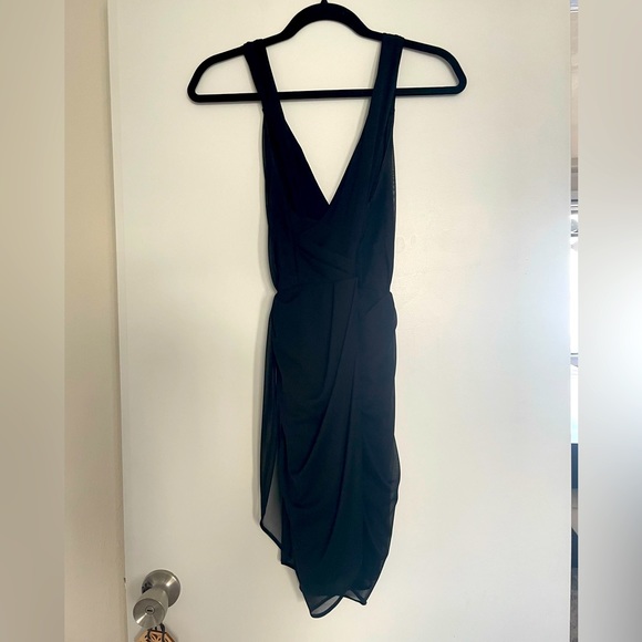 Little black cocktail dress in size small - Picture 1 of 2